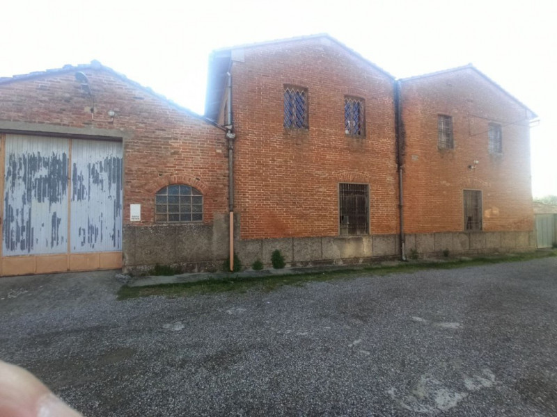 Immagine 3 di Laboratorio in vendita  a Castiglione Del Lago