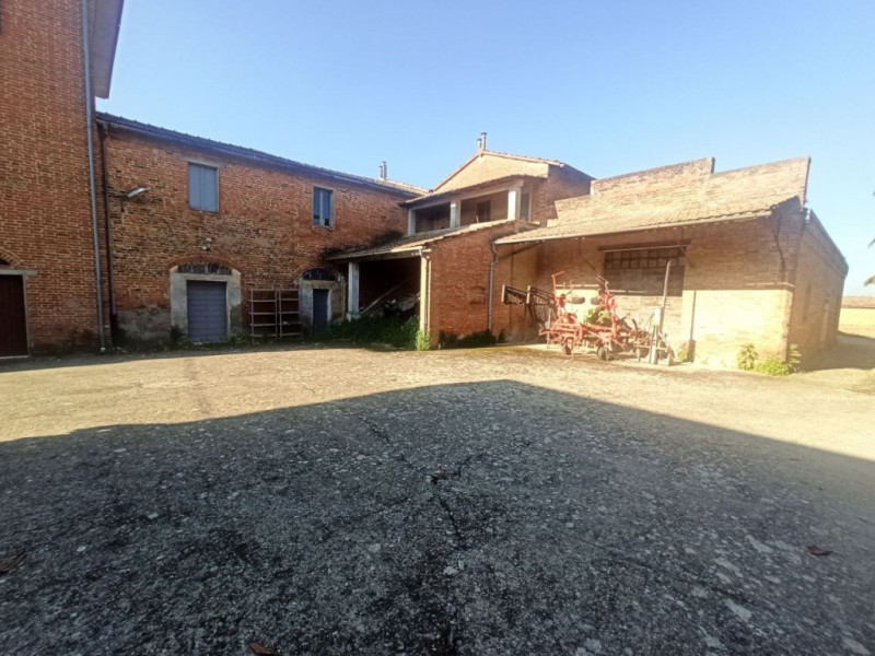 Immagine 6 di Laboratorio in vendita  a Castiglione Del Lago