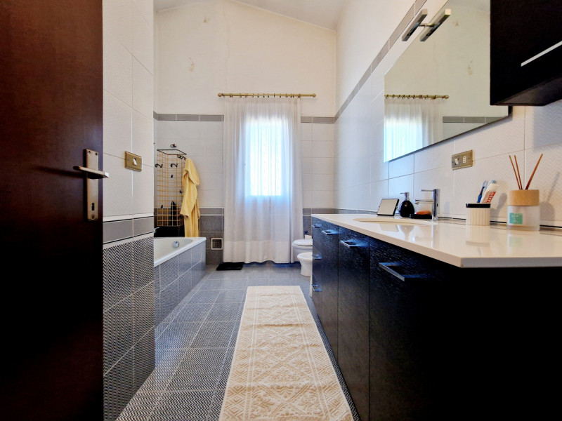 Immagine 10 di Casa indipendente in vendita  in via tormene a Baone