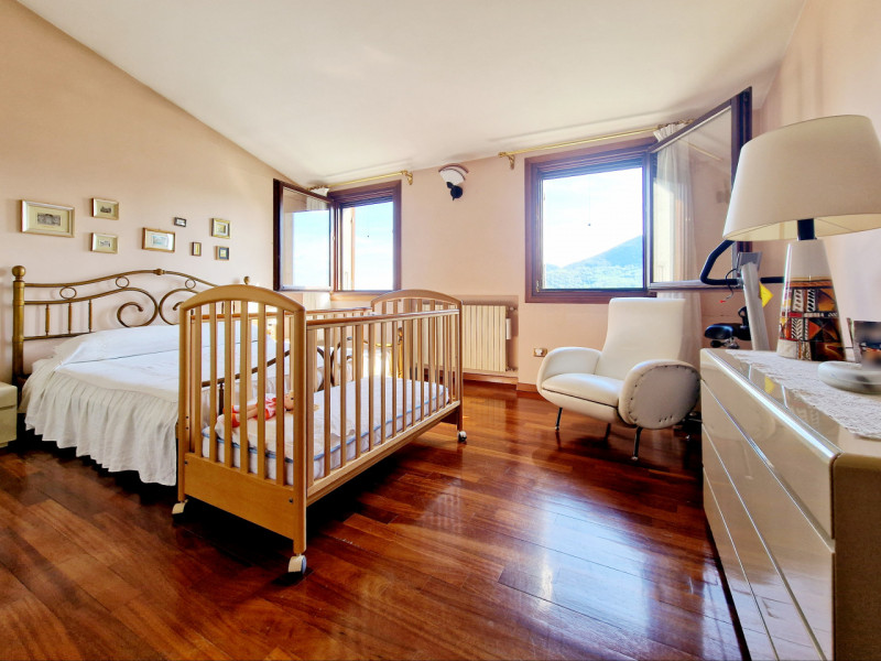 Immagine 11 di Casa indipendente in vendita  in via tormene a Baone