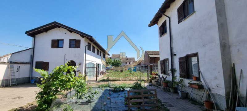 Immagine 32 di Casa bifamiliare in vendita  in VICINANZE GAMBOLO' a Gambolo'