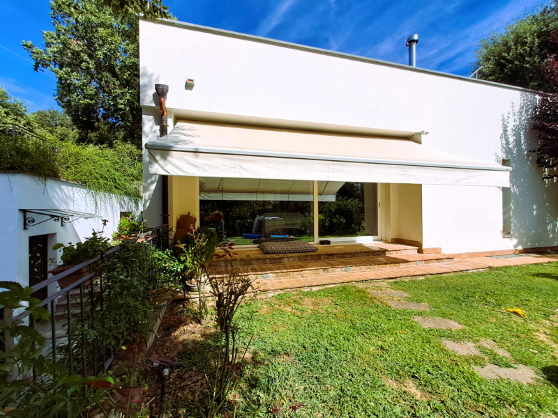 Immagine 2 di Villa in vendita  a Magione