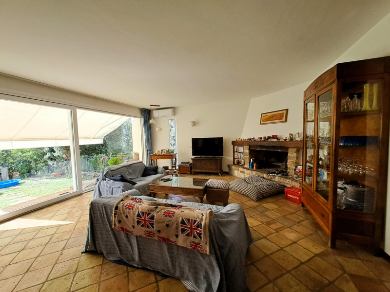 Immagine 6 di Villa in vendita  a Magione