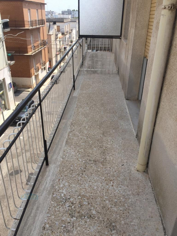 Immagine 2 di Appartamento in vendita  in via Mario Pagano a Ceglie Messapico