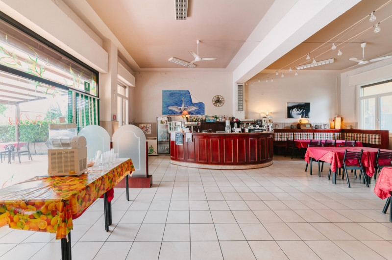 Immagine 2 di Attività commerciale in vendita  in piazza antonio gramsci 7 a Borgo Mantovano