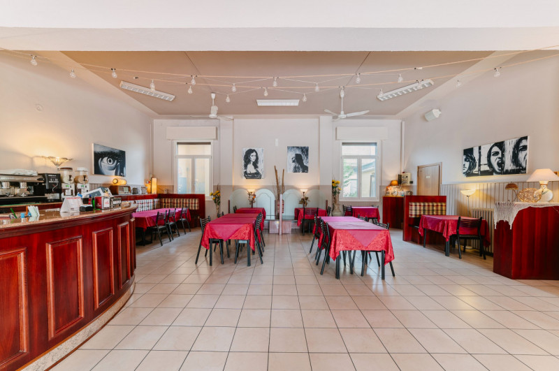 Immagine 5 di Attività commerciale in vendita  in piazza antonio gramsci 7 a Borgo Mantovano