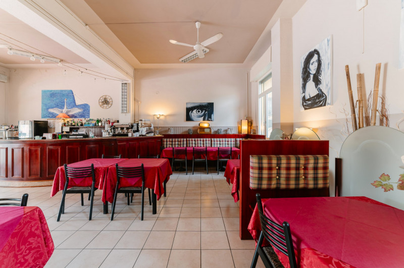 Immagine 8 di Attività commerciale in vendita  in piazza antonio gramsci 7 a Borgo Mantovano