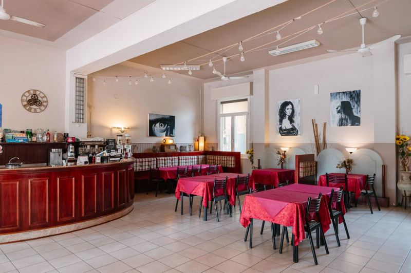 Immagine 11 di Attività commerciale in vendita  in piazza antonio gramsci 7 a Borgo Mantovano