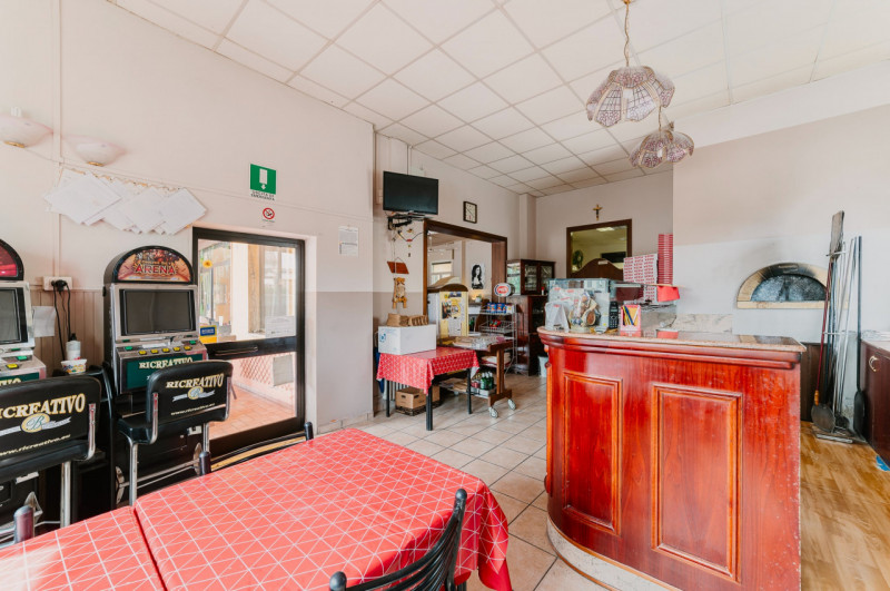 Immagine 16 di Attività commerciale in vendita  in piazza antonio gramsci 7 a Borgo Mantovano