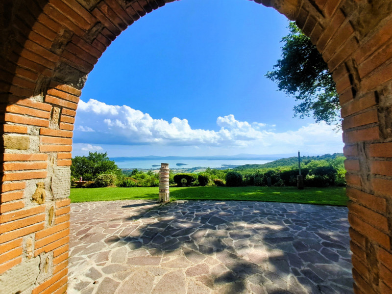 Immagine 4 di Rustico / casale in vendita  in Strada del Niccone a Tuoro Sul Trasimeno