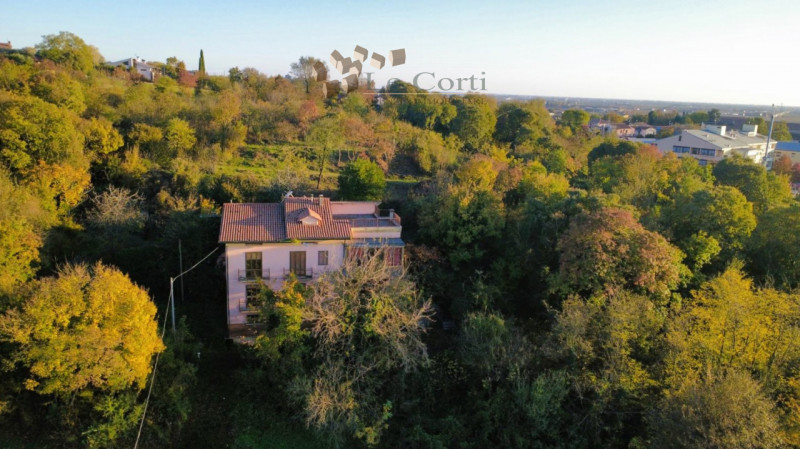 Immagine 1 di Casa indipendente in vendita  a Lonigo