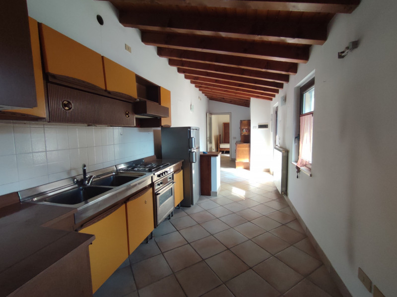 Immagine 4 di Rustico / casale in vendita  in Via 24 Maggio a Lonato del Garda