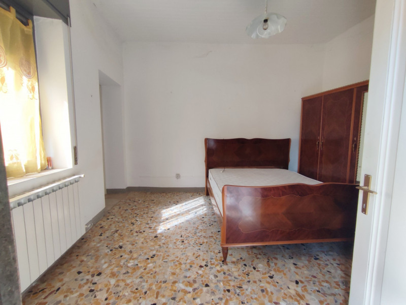 Immagine 6 di Rustico / casale in vendita  in Via 24 Maggio a Lonato del Garda