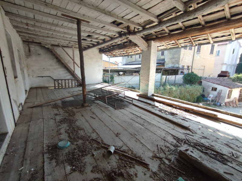 Immagine 24 di Rustico / casale in vendita  in Via 24 Maggio a Lonato del Garda