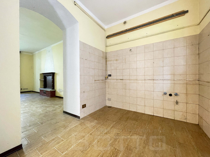 Immagine 4 di Appartamento in vendita  in piazza san pietro 8 a Gargallo