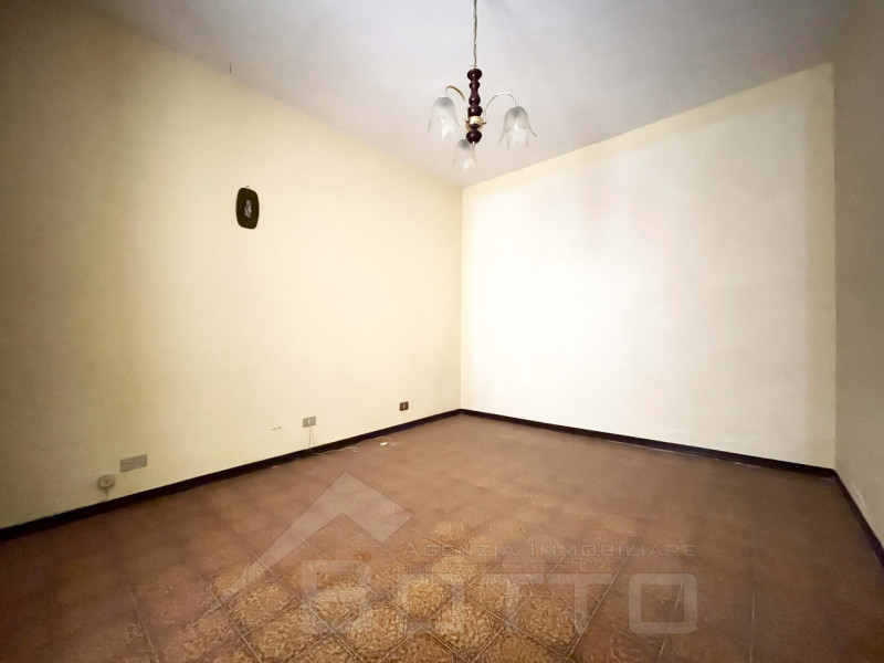 Immagine 7 di Appartamento in vendita  in piazza san pietro 8 a Gargallo