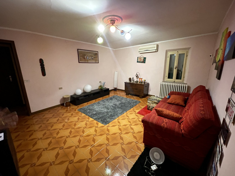 Immagine 9 di Casa indipendente in vendita  a Motteggiana