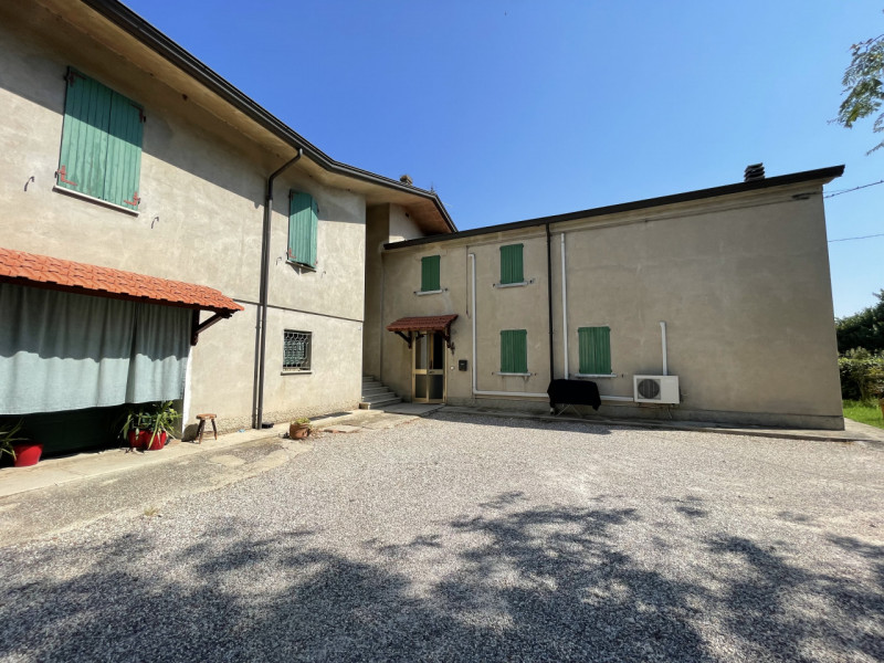 Immagine 30 di Casa indipendente in vendita  a Motteggiana