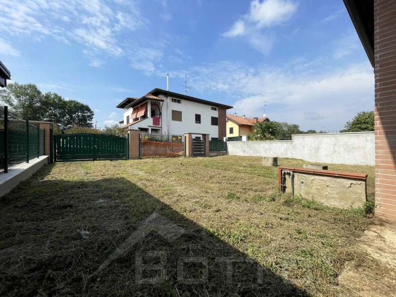 Immagine 2 di Villetta a schiera in vendita  in VIA GIOVANNI XXIII a Suno