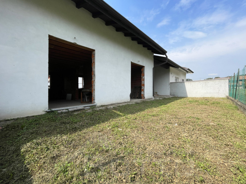 Immagine 11 di Villetta a schiera in vendita  in VIA GIOVANNI XXIII a Suno