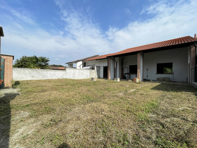 Immagine 13 di Villetta a schiera in vendita  in VIA GIOVANNI XXIII a Suno