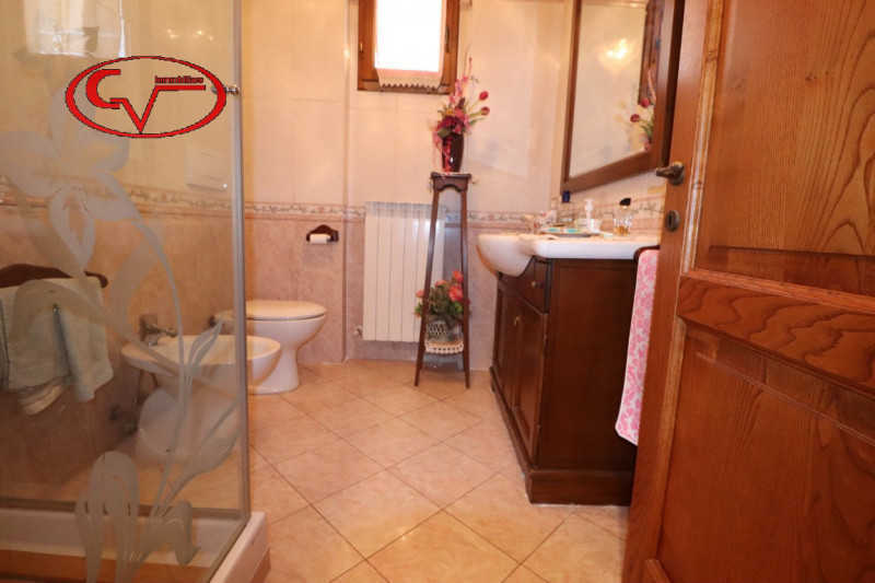 Immagine 11 di Villa in vendita  in san giustino valdarno a Loro Ciuffenna