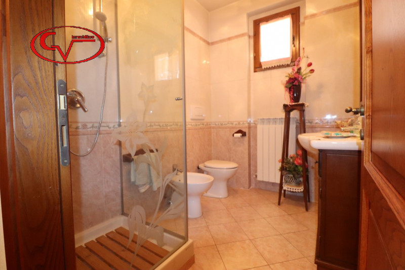 Immagine 12 di Villa in vendita  in san giustino valdarno a Loro Ciuffenna