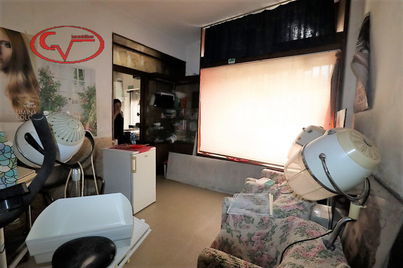 Immagine 8 di Negozio in vendita  in centro a Montevarchi