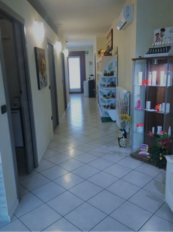 Immagine 2 di Negozio in vendita  in VIA UMBERTO TRECCANI, 5 a Carpenedolo