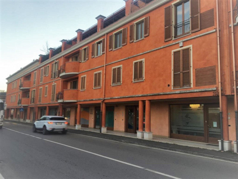 Immagine 10 di Negozio in vendita  in VIA UMBERTO TRECCANI, 5 a Carpenedolo