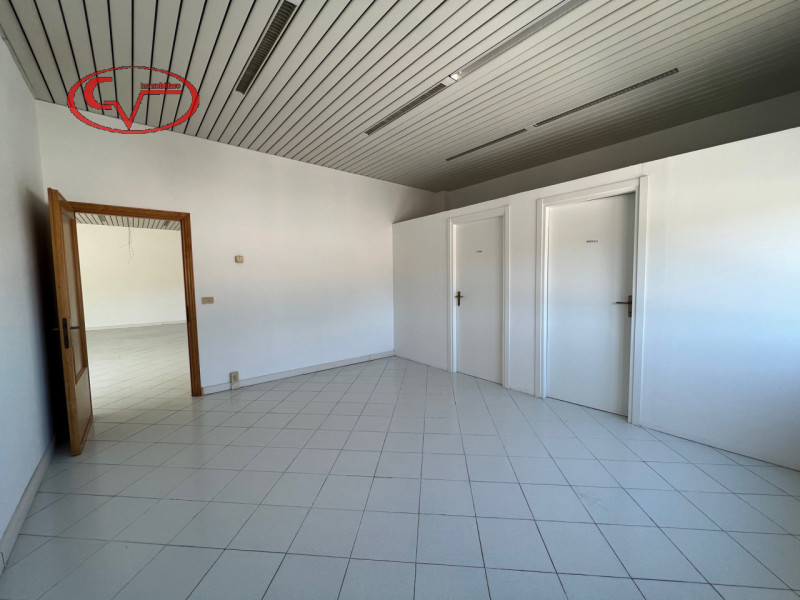 Immagine 2 di Laboratorio in affitto  in via di santa maria a Montevarchi