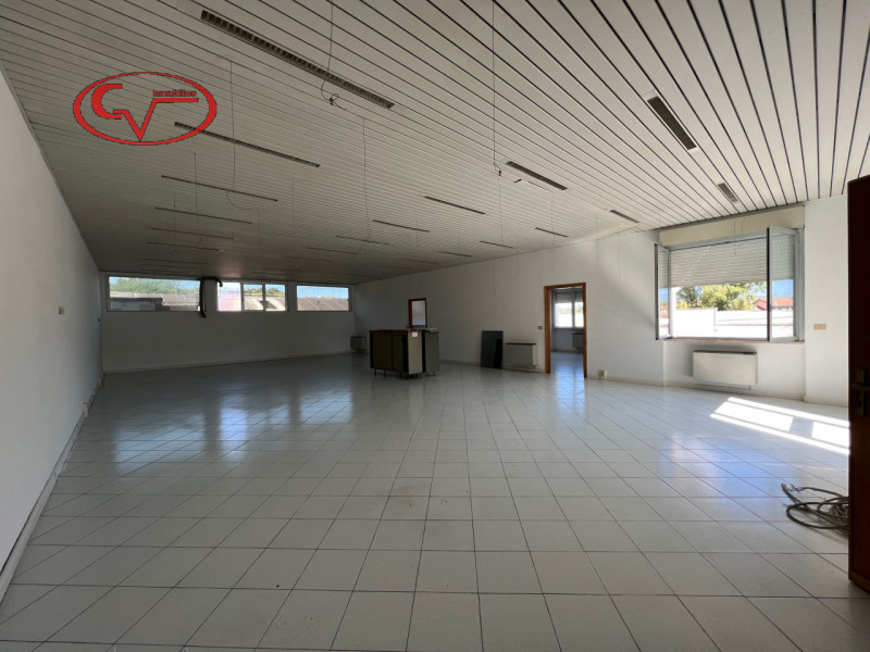 Immagine 3 di Laboratorio in affitto  in via di santa maria a Montevarchi