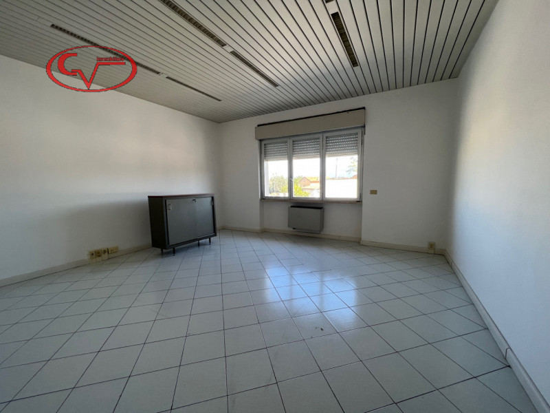 Immagine 6 di Laboratorio in affitto  in via di santa maria a Montevarchi