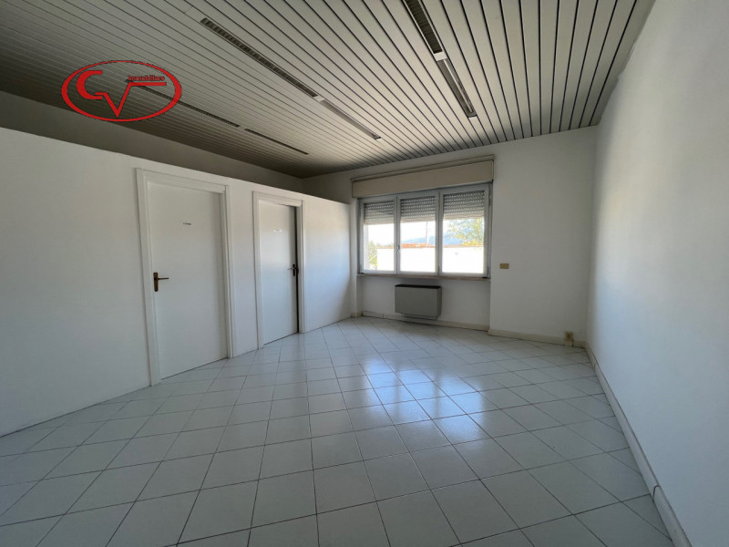 Immagine 7 di Laboratorio in affitto  in via di santa maria a Montevarchi