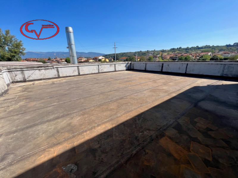 Immagine 9 di Laboratorio in affitto  in via di santa maria a Montevarchi