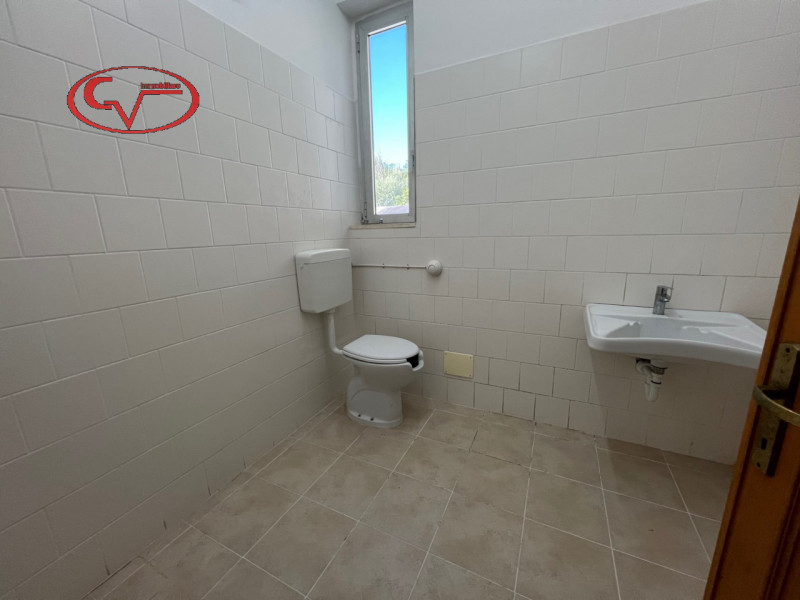 Immagine 10 di Laboratorio in affitto  in via di santa maria a Montevarchi