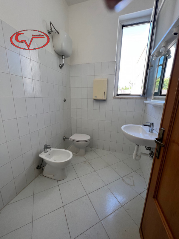 Immagine 11 di Laboratorio in affitto  in via di santa maria a Montevarchi