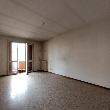 Immagine 5 di Appartamento in vendita  in Via Boiardi n.4 a Reggio Nell'emilia