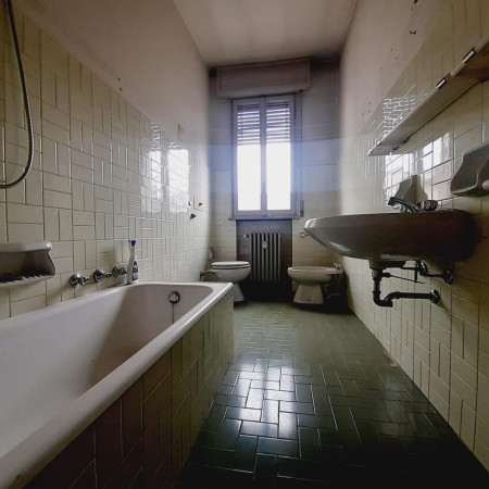 Immagine 17 di Appartamento in vendita  in Via Boiardi n.4 a Reggio Nell'emilia