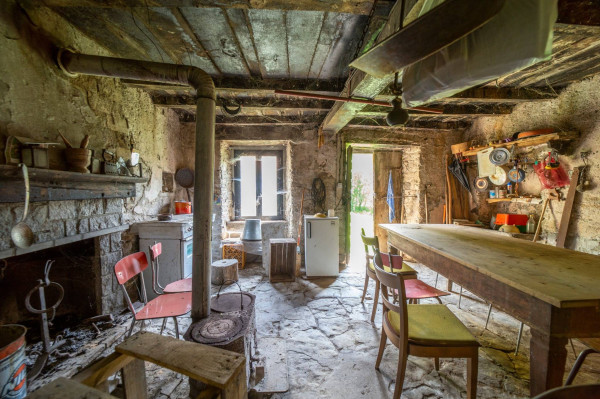 Immagine 5 di Rustico / casale in vendita  in Frazione Villula a Corniglio