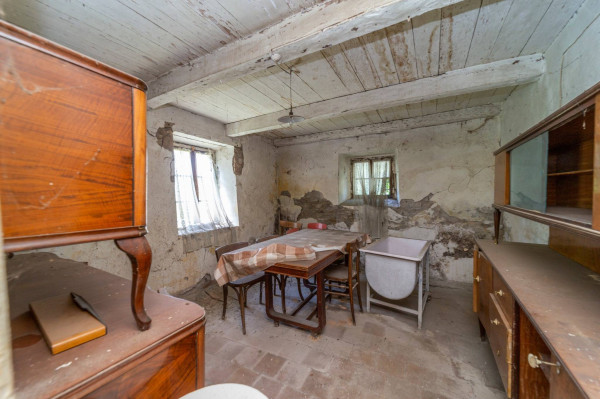 Immagine 6 di Rustico / casale in vendita  in Frazione Villula a Corniglio