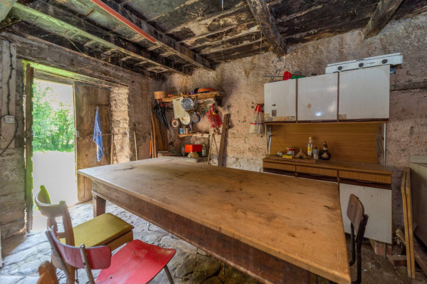 Immagine 9 di Rustico / casale in vendita  in Frazione Villula a Corniglio