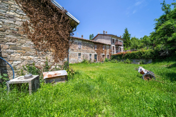 Immagine 18 di Rustico / casale in vendita  in Frazione Villula a Corniglio