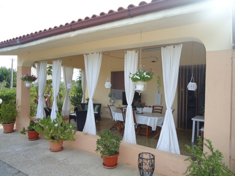 Immagine 2 di Villa in vendita  in Contrada Saline a Matino