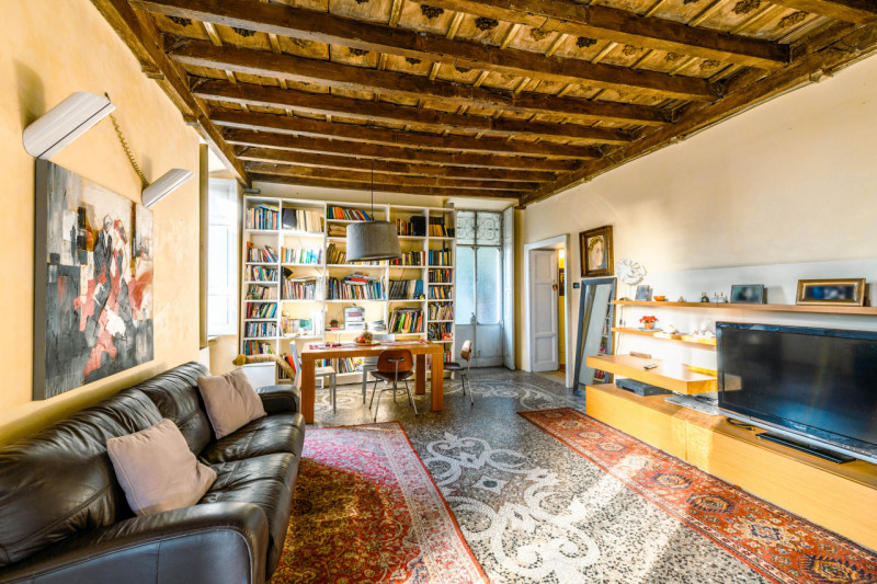 Immagine 4 di Villa in vendita  in via Cantoni, 10 a Arona