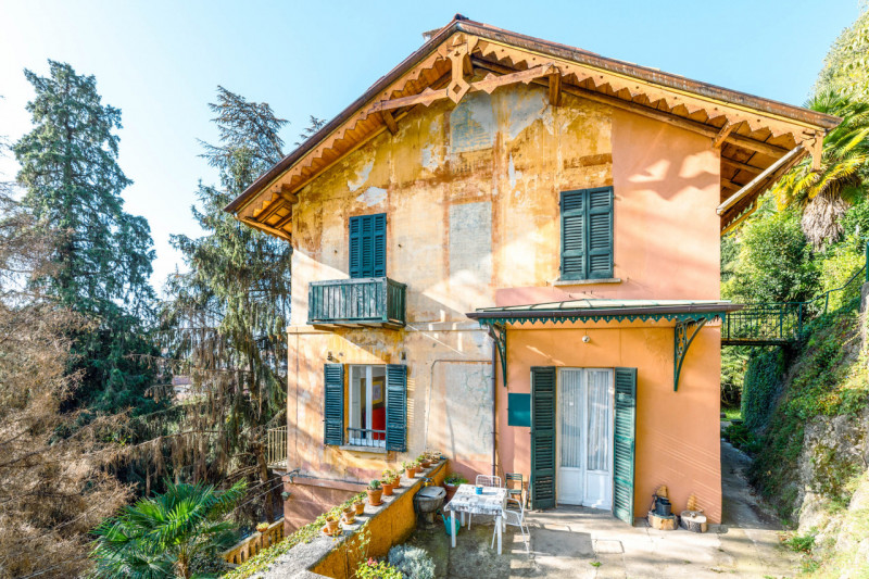 Immagine 7 di Villa in vendita  in via Cantoni, 10 a Arona
