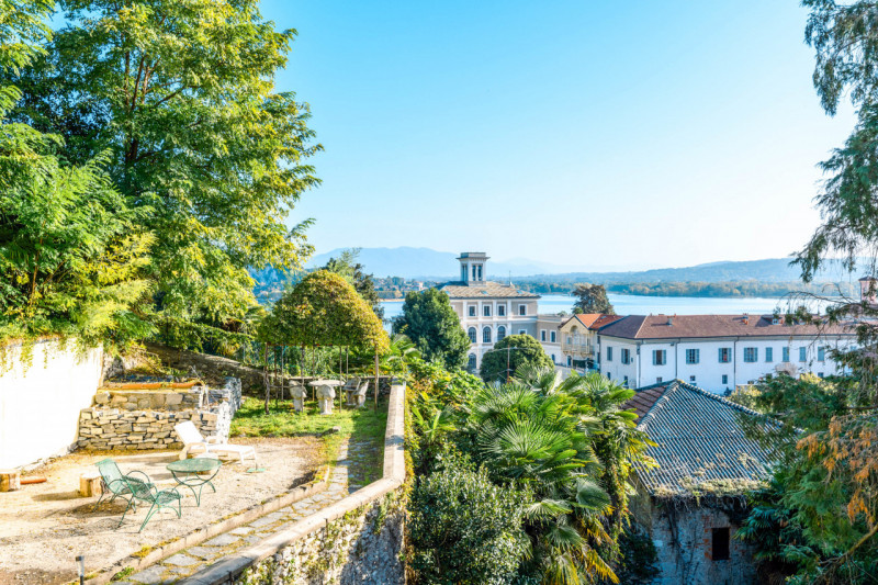 Immagine 29 di Villa in vendita  in via Cantoni, 10 a Arona