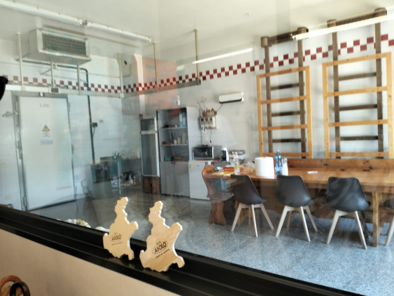 Immagine 6 di Laboratorio in vendita  a Montebelluna