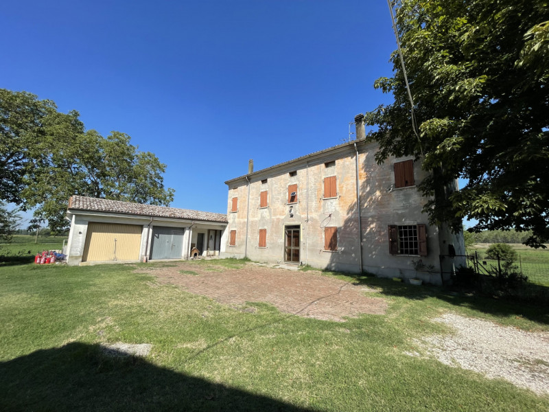 Immagine 3 di Rustico / casale in vendita  a Suzzara