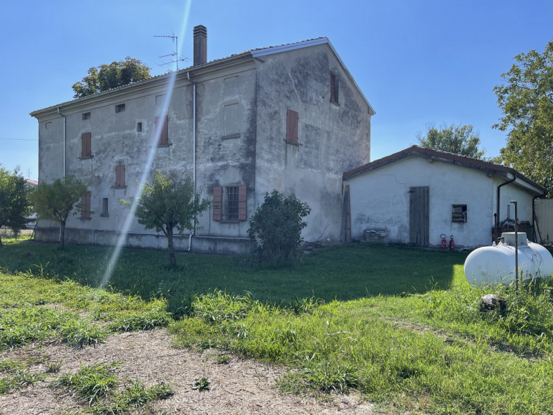 Immagine 5 di Rustico / casale in vendita  a Suzzara